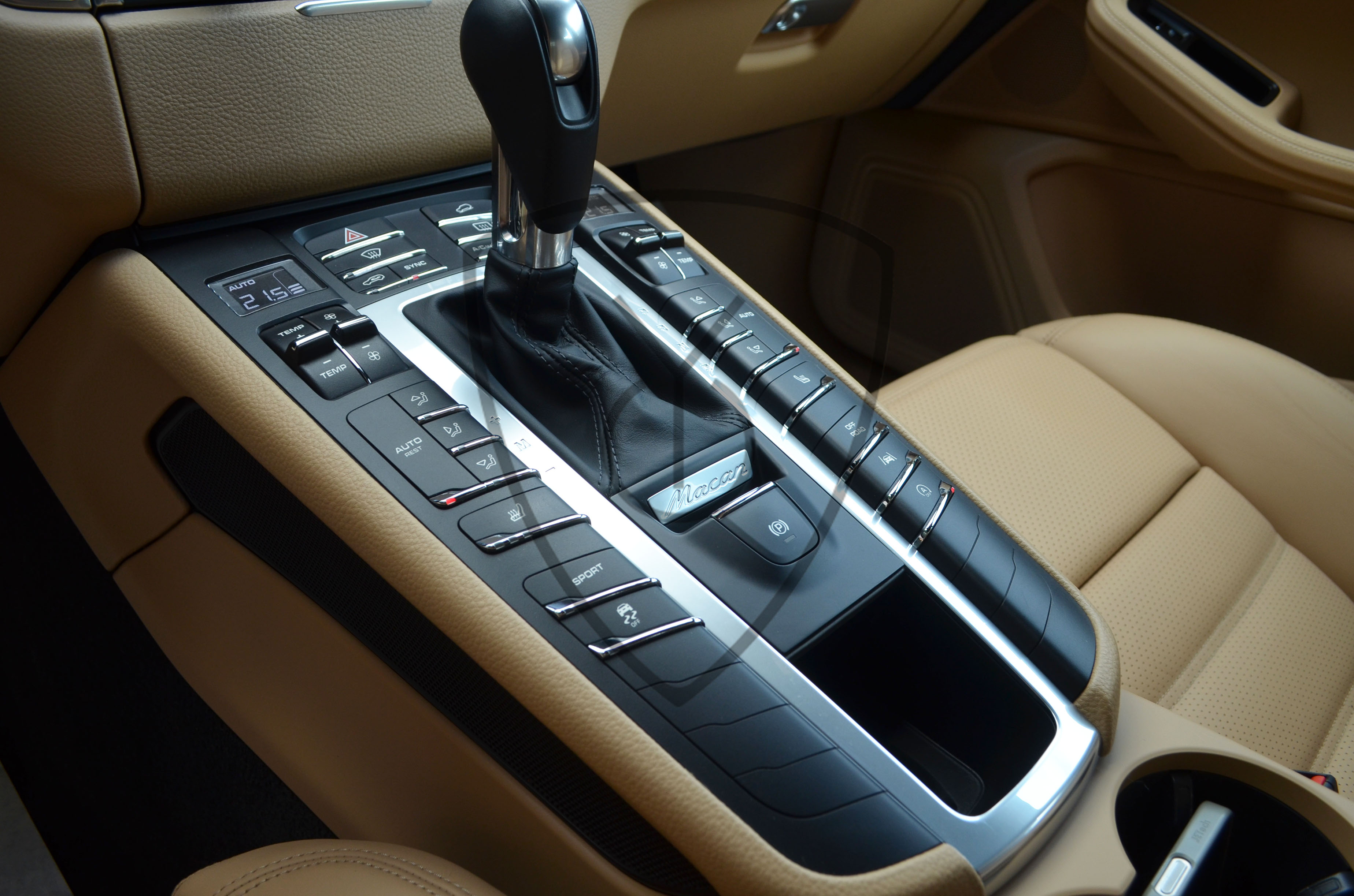 PORSCHE MACAN 2.0 TURBO PDK — image 12